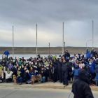 En el "Día Mundial del Medio Ambiente "candidatas a reinas de Porvenir limpiaron el  borde costero. 