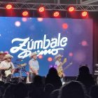 Sobre 1200 personas disfrutaron del show artístico del grupo musical " Zumbale Primo" en Porvenir. 