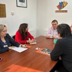 Alcalde de Porvenir recibe a directora regional de Senda Magallanes para difundir inscripción de Consejo de la Sociedad Civil